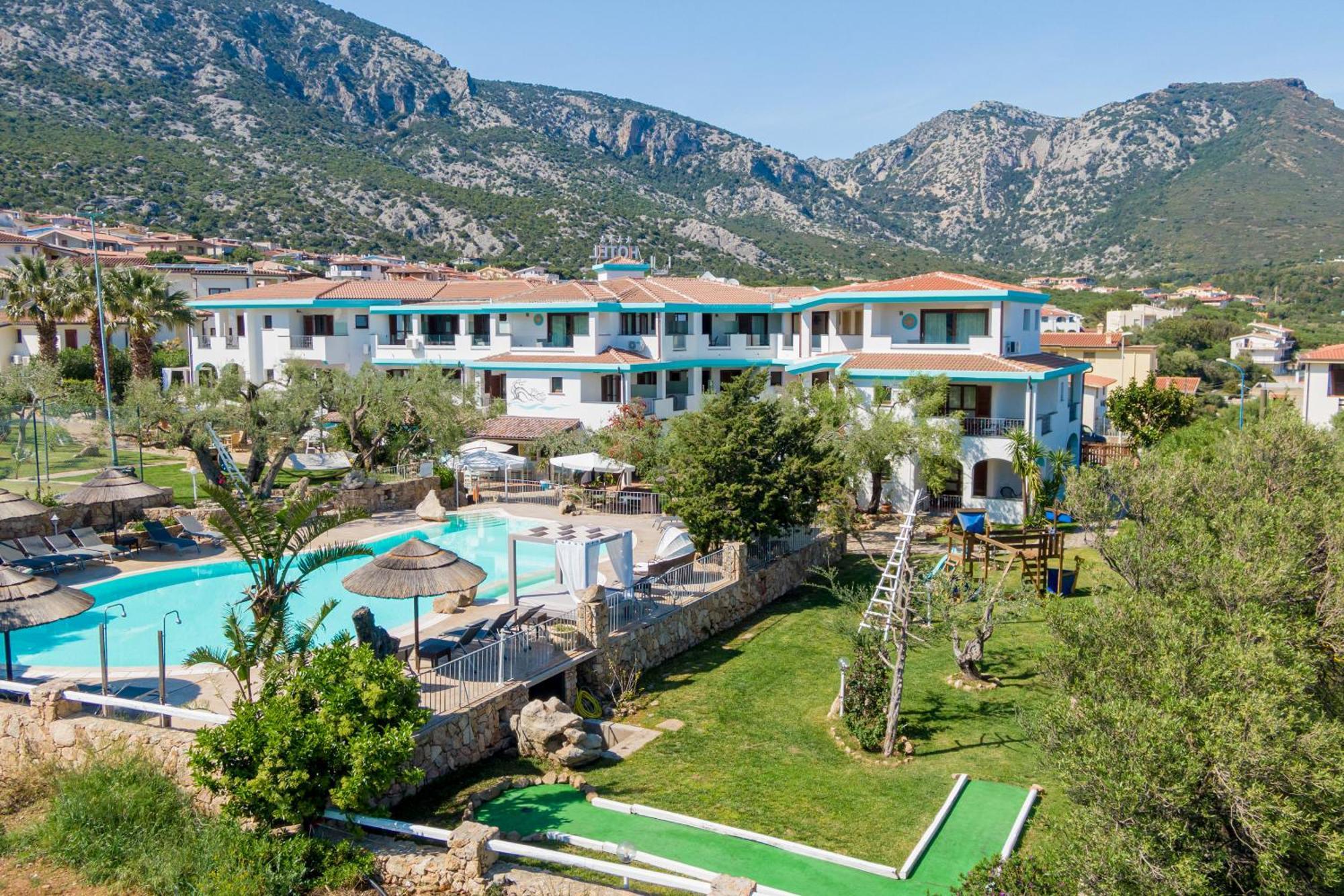 I Ginepri Hotel Cala Gonone Εξωτερικό φωτογραφία
